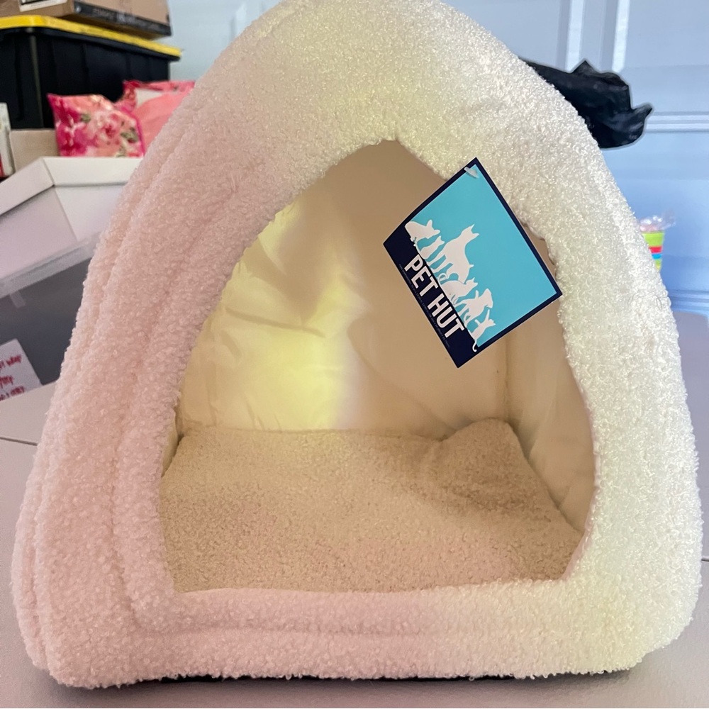 Pet Hut Cream Cozy Pet Bed *3for$15*